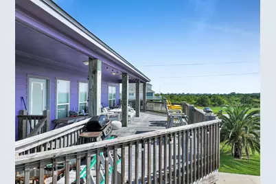 205 Padre Island, Crystal Beach, TX 77650 - Photo 12