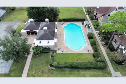 18209 Vinland Drive, Houston, TX 77058 - Photo 32