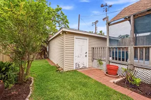 3826 Ave O 1/2, Galveston, TX 77550 - Photo 36
