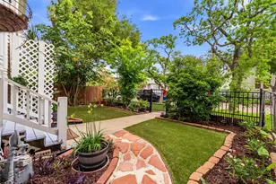 3826 Ave O 1/2, Galveston, TX 77550 - Photo 2