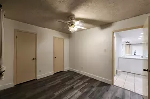 8327 Bird Run Dr, Houston, TX 77489 - Photo 12