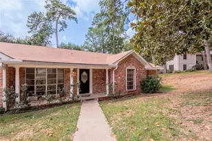 1701 25th St, Huntsville, TX 77340 - Photo 2