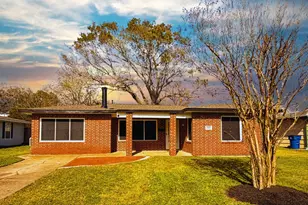 1526 15th Ave N, Texas City, TX 77590 - Photo 1