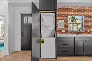 827 Winnie St, Galveston, TX 77550 - Photo 6