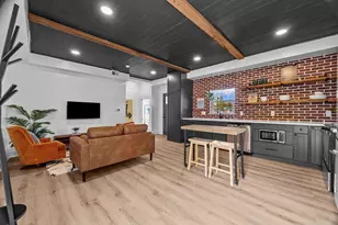 827 Winnie St, Galveston, TX 77550 - Photo 8