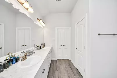 12119 Champions Forest Drive, Mont Belvieu, TX 77535 - Photo 34