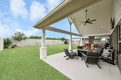 12119 Champions Forest Drive, Mont Belvieu, TX 77535 - Photo 4