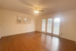 9655 Meadowcroft Dr, Houston, TX 77063 - Photo 10
