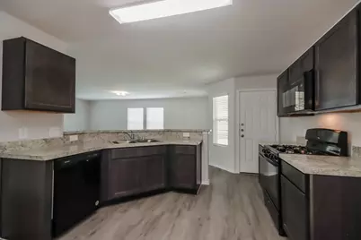 301 Pronghorn Drive, Huntsville, TX 77320 - Photo 4