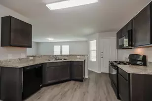 301 Pronghorn Dr, Huntsville, TX 77320 - Photo 4