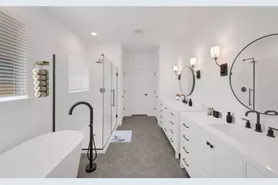 12114 St Augustine Drive, Mont Belvieu, TX 77535 - Photo 10