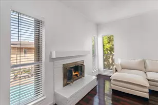 724D Bering Dr, Houston, TX 77057 - Photo 4