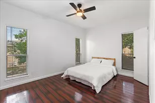 724D Bering Dr, Houston, TX 77057 - Photo 12