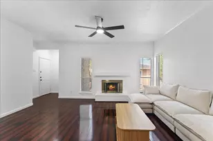 724D Bering Dr, Houston, TX 77057 - Photo 2