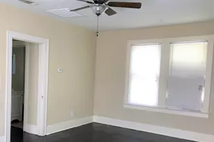 714 N 1st St, Baytown, TX 77520 - Photo 4