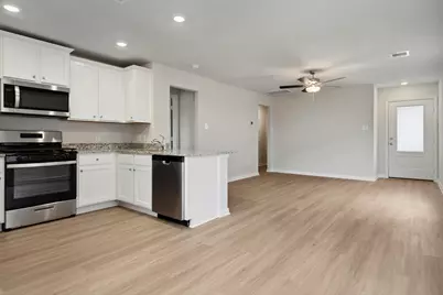 15866 Berry Hill Drive, Conroe, TX 77303 - Photo 8