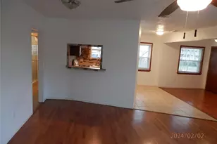 124 17th St, Dickinson, TX 77539 - Photo 6