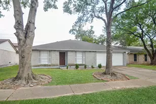 13602 Piney Oaks Dr, Houston, TX 77065 - Photo 2
