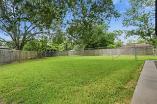 1400 Gardenia Cir, Rosenberg, TX 77471 - Photo 4