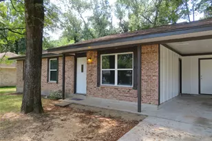 109 Laurie Ln, Willis, TX 77378 - Photo 2