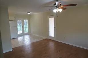109 Laurie Ln, Willis, TX 77378 - Photo 6