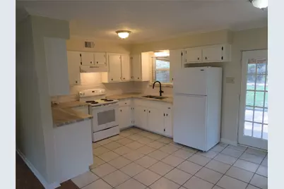 109 Laurie Lane, Willis, TX 77378 - Photo 8