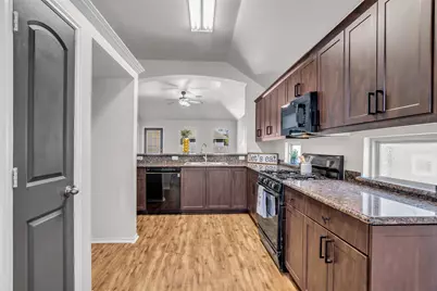 968 Oak Lynn Drive, Conroe, TX 77378 - Photo 6