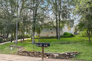 207 Yale St, San Marcos, TX 78666 - Photo 4