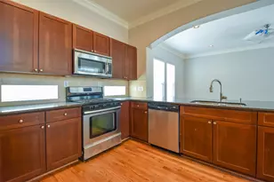 1141 W 24th St, Houston, TX 77008 - Photo 6