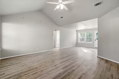 10832 Royal Forest Drive, Conroe, TX 77303 - Photo 6