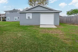 2209 Patricia Ln, Port Neches, TX 77651 - Photo 24