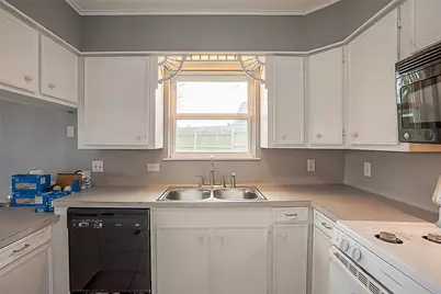 2209 Patricia Lane, Port Neches, TX 77651 - Photo 14