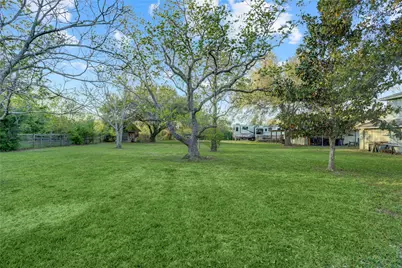 300 Mustang Road, Alvin, TX 77511 - Photo 18