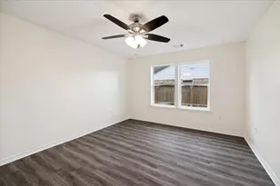 7907 Breda Dr, Baytown, TX 77521 - Photo 10