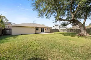 8611 Amblewood Dr, Houston, TX 77099 - Photo 26