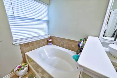 422 E Hunting Tower Run, Conroe, TX 77316 - Photo 24