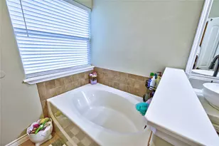 422 E Hunting Tower Run, Conroe, TX 77316 - Photo 24