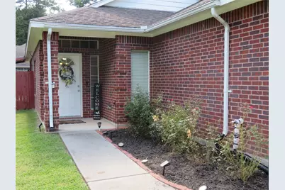 422 E Hunting Tower Run, Conroe, TX 77316 - Photo 4