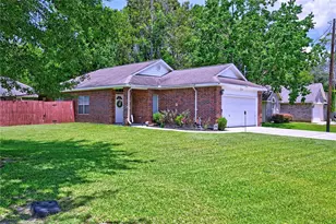 422 E Hunting Tower Run, Conroe, TX 77316 - Photo 1