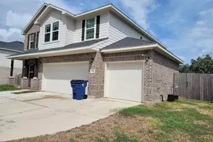 2347 Ridgewood Dr, West Columbia, TX 77486 - Photo 2