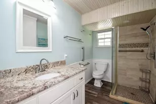 1678 Bayview Dr, Palacios, TX 77465 - Photo 26