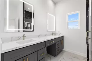 7330 St Lo Rd, Houston, TX 77033 - Photo 10
