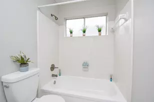 16806 Red Gully Dr, Sugar Land, TX 77498 - Photo 6