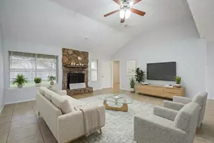 16806 Red Gully Dr, Sugar Land, TX 77498 - Photo 2