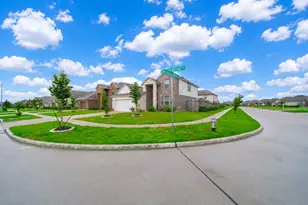 4806 Camden Bristol Dr, Baytown, TX 77521 - Photo 2