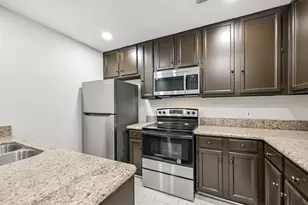 11711 Memorial Dr, Houston, TX 77024 - Photo 4
