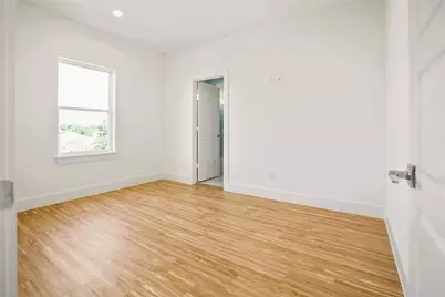 4704 Thornton Views Road, Houston, TX 77018 - Photo 28