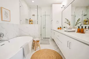 4704 Thornton Vws Rd, Houston, TX 77018 - Photo 10