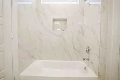 4704 Thornton Views Road, Houston, TX 77018 - Photo 20