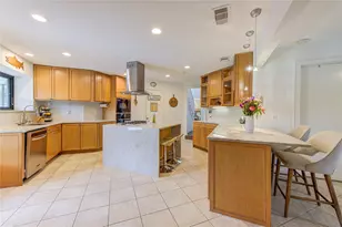 1403 E Brooklake Dr, Houston, TX 77077 - Photo 10